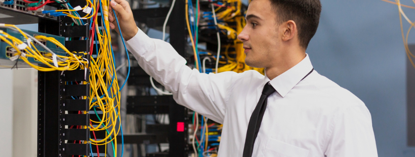 In-House Network Management vs Managed Network Engineering: A Strategic Comparison